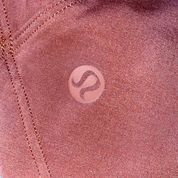 size 2 lululemon flowy shirt - Picture 3 of 4